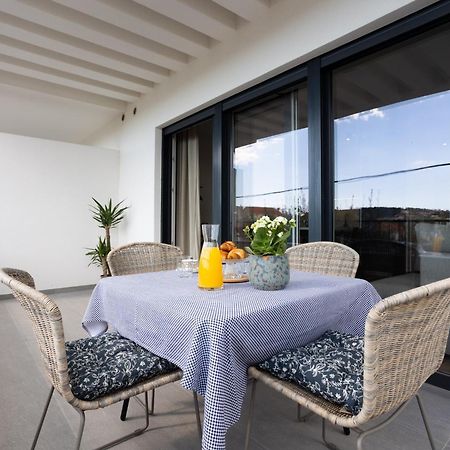 La Petit Apartamento Trogir Exterior foto