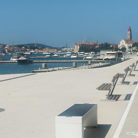 La Petit Apartamento Trogir Exterior foto