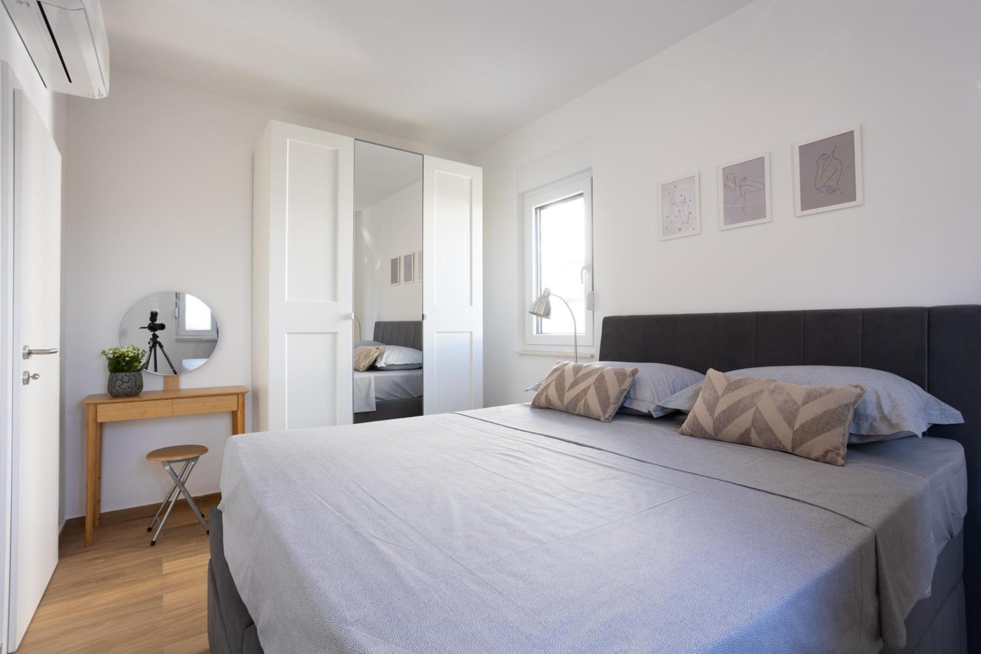 La Petit Apartamento Trogir Exterior foto
