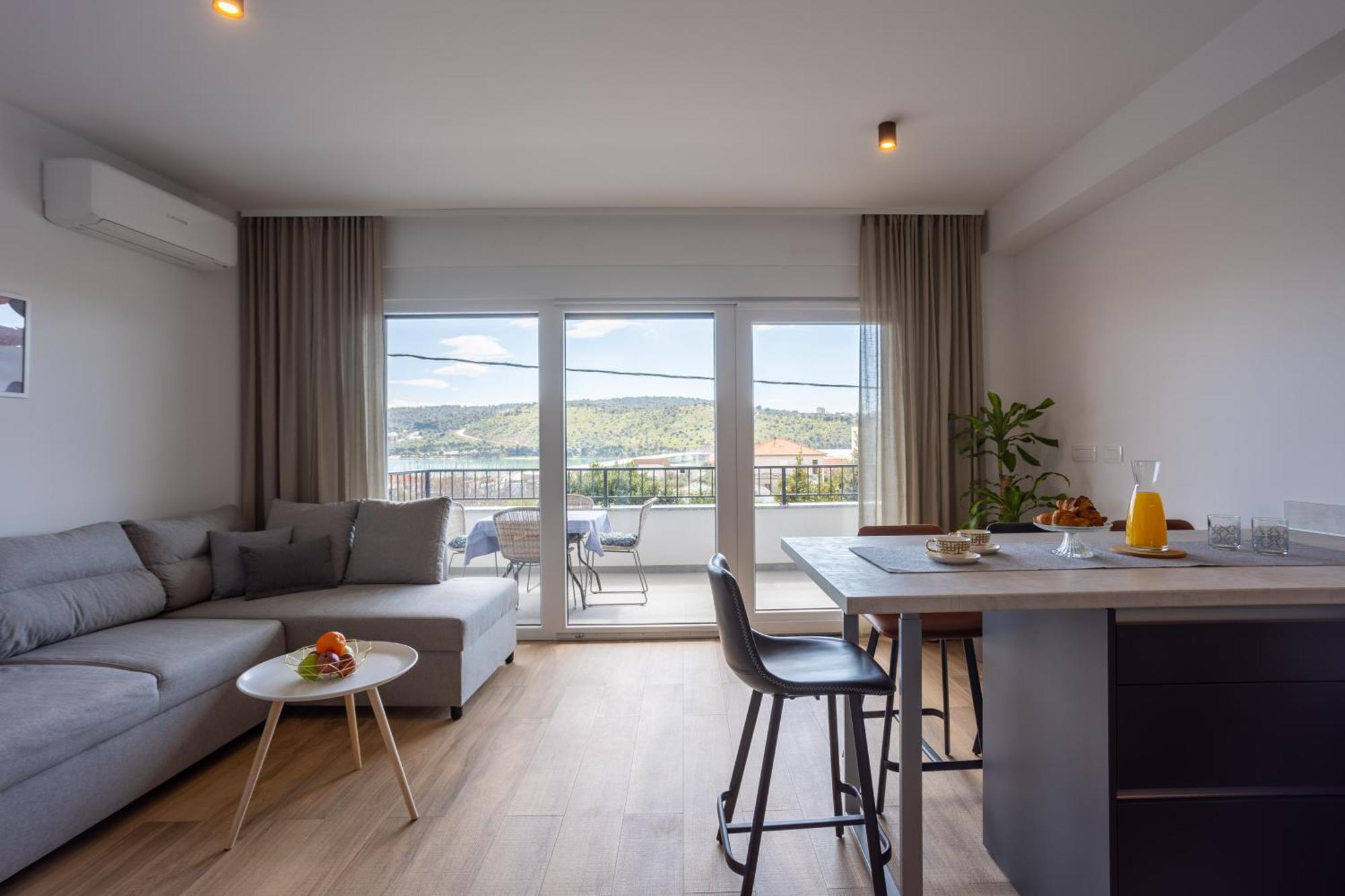 La Petit Apartamento Trogir Exterior foto