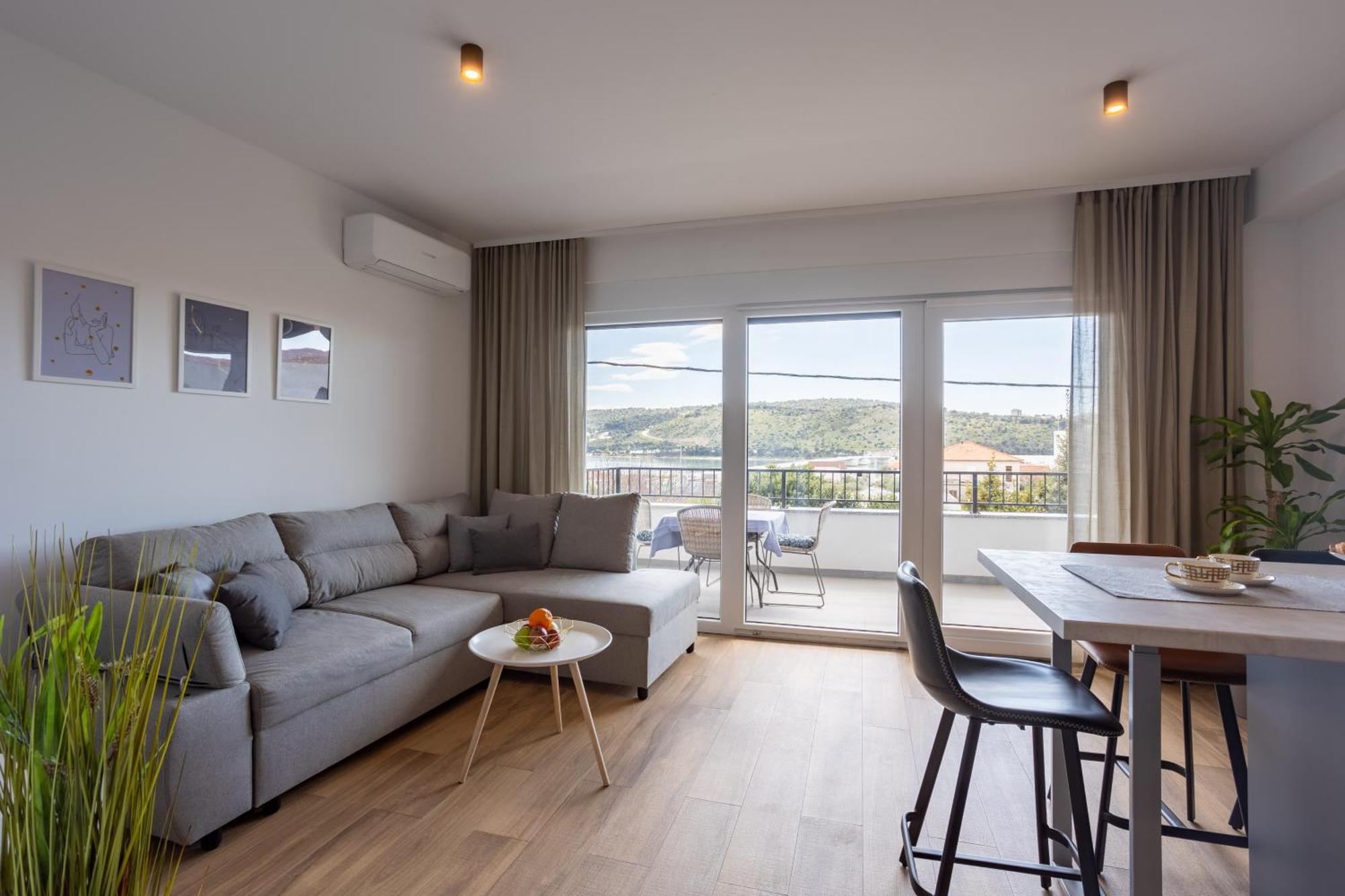 La Petit Apartamento Trogir Exterior foto